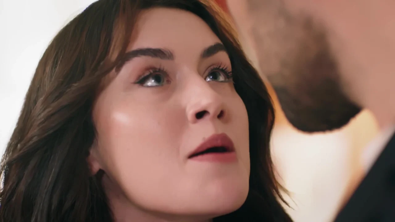 Кадры из сериала Ветреный холм (2024)