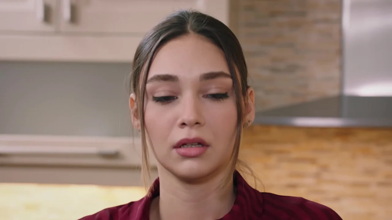 Кадры из сериала Ветреный холм (2024)