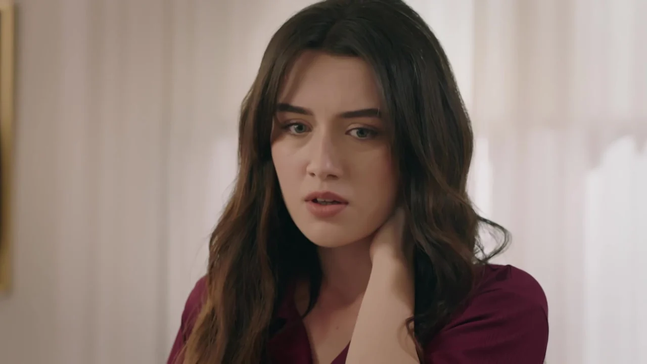 Кадры из сериала Ветреный холм (2024)