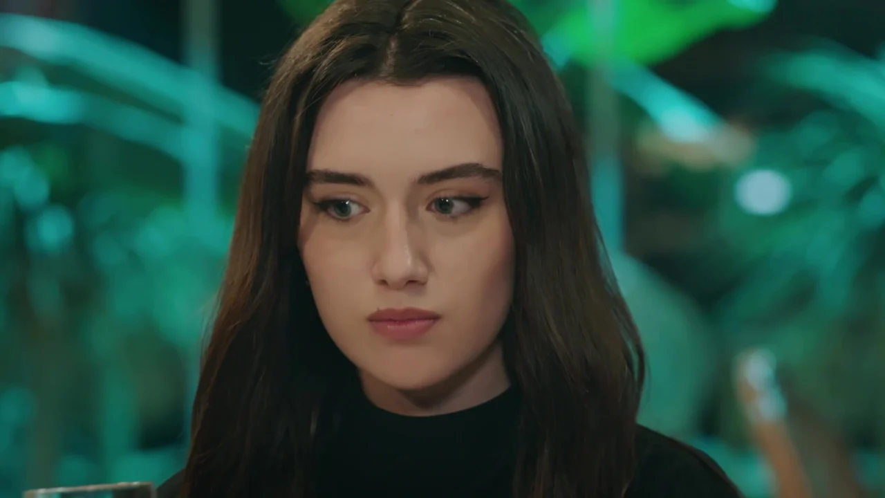 Кадры из сериала Ветреный холм (2024)